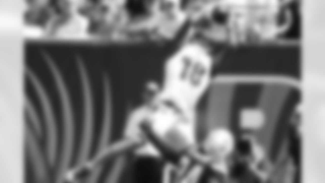 WR A.J. Green make a leaping catch during the 2016 Season.