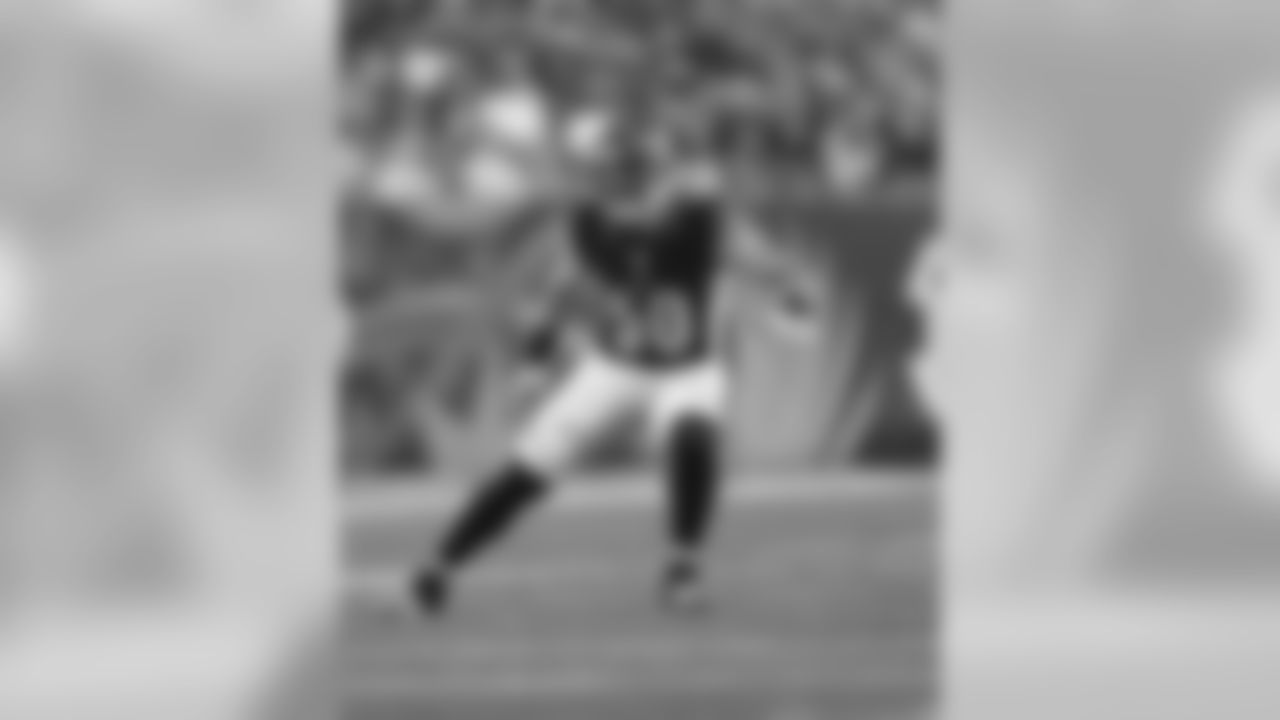 LB A.J. Hawk