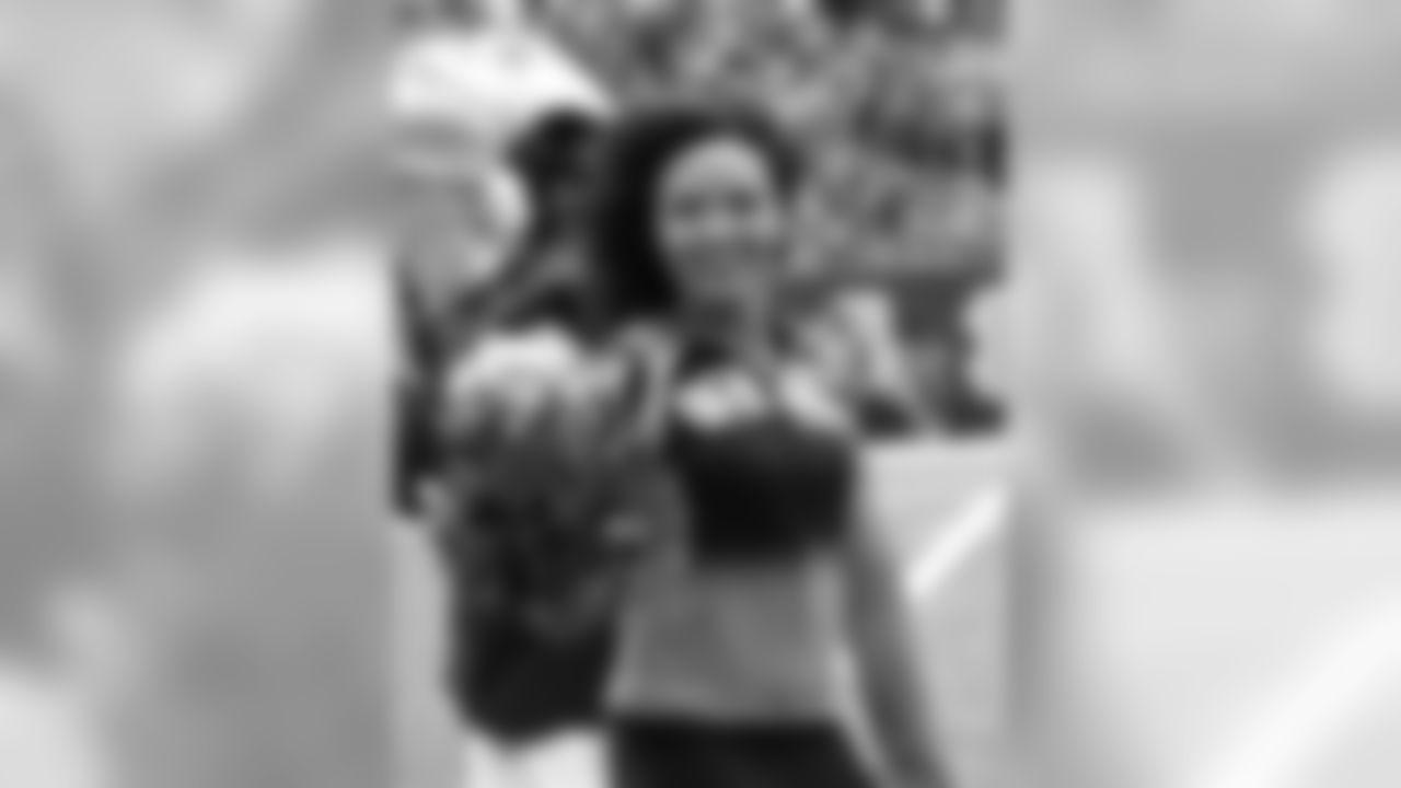 Ben-Gals Cheerleaders performing at Paul Brown Stadium