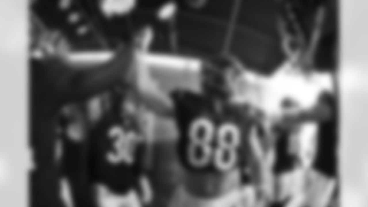 TE Hayden Hurst