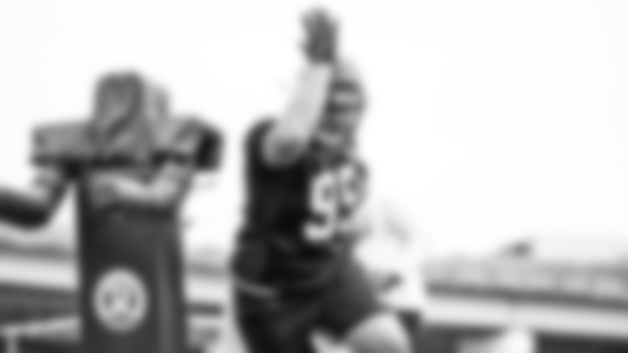 Defensive lineman Trey Dishon