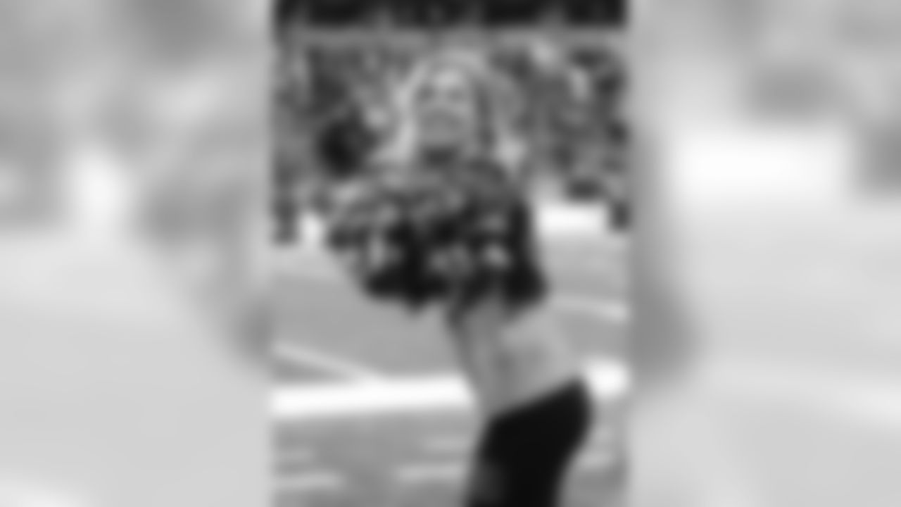Ben-Gals Cheerleaders performing at Paul Brown Stadium