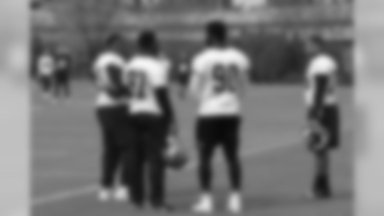 181105-Atkins-Geno-Johnson-Michael_waiting