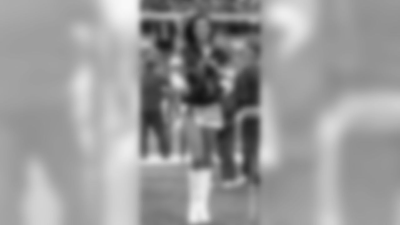 Cheerleaders 06-61