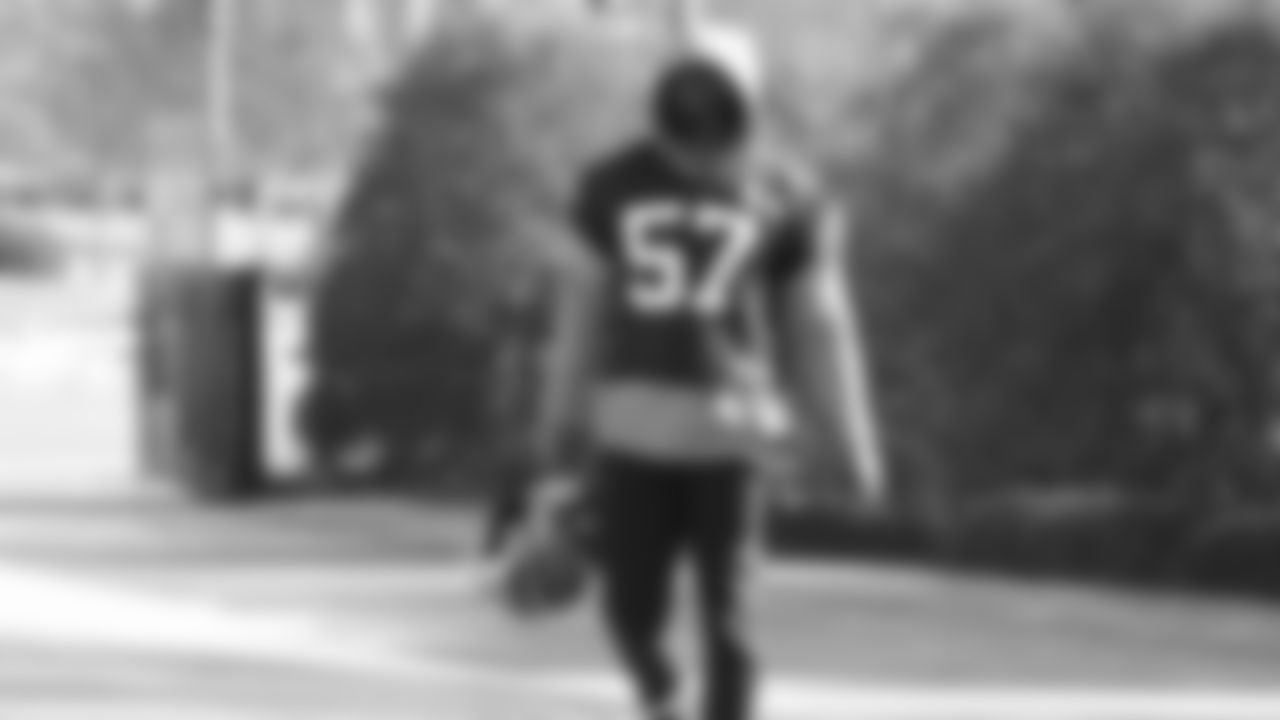 LB Germaine Pratt