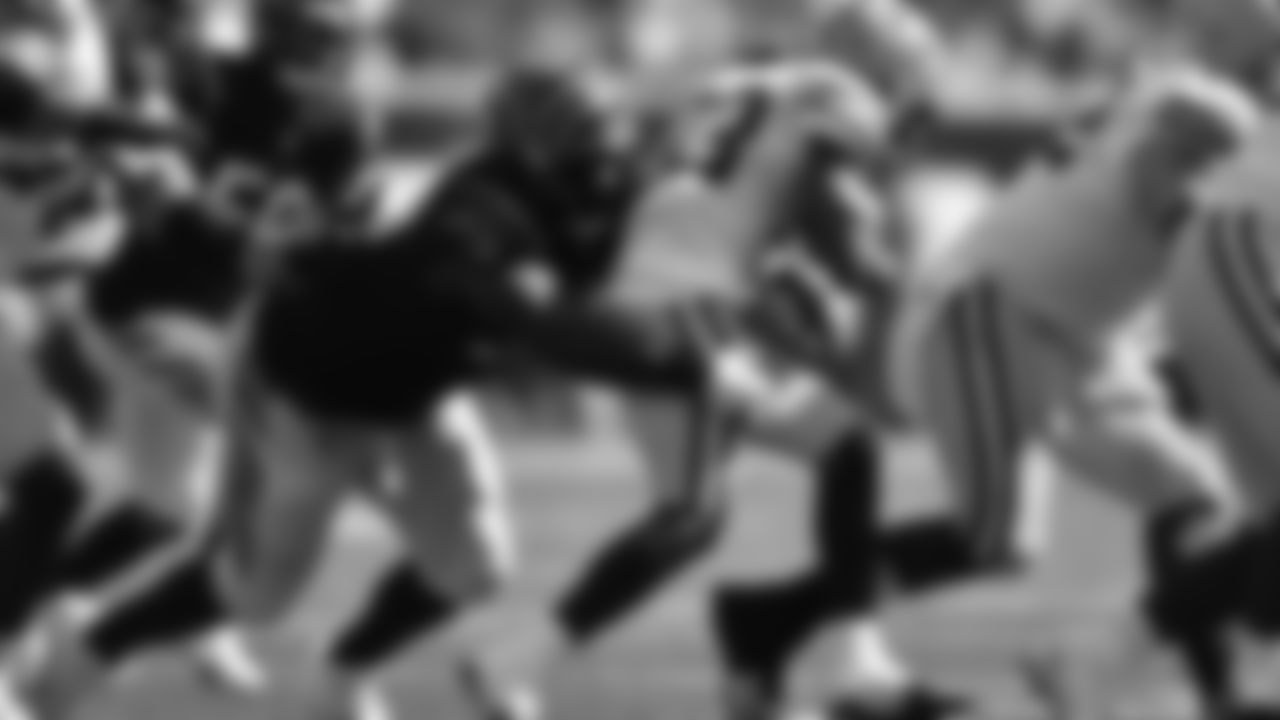 Defensive tackle D.J. Reader tackles Packers running back Aaron Jones for no gain.