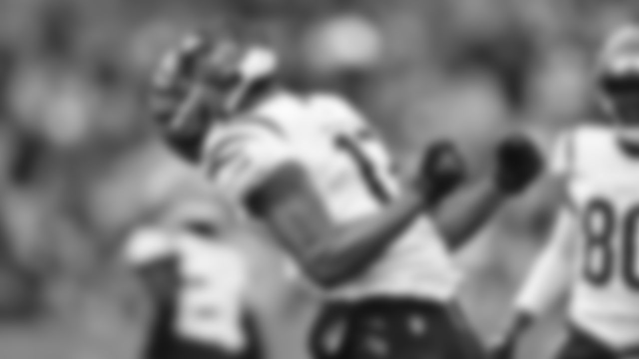 Wide receiver Stanley Morgan celebrates a special teams tackle during the Week 18 game against the Cleveland Browns.