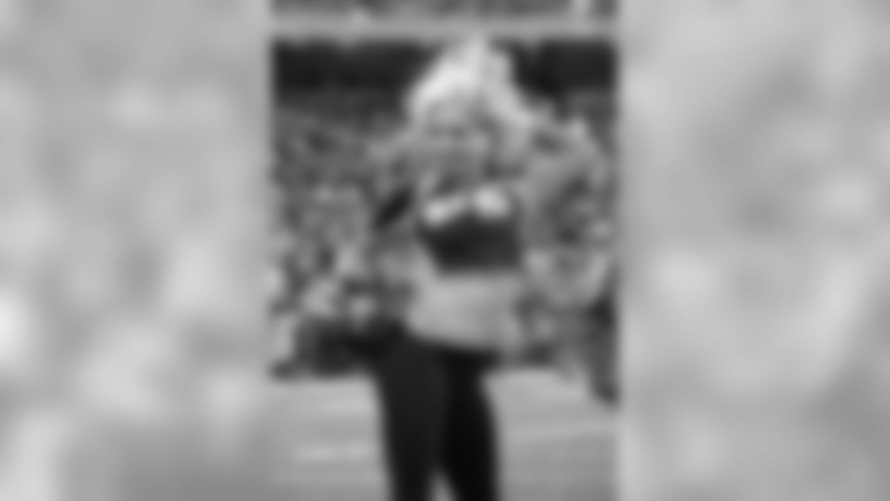Ben-Gals Cheerleaders performing at Paul Brown Stadium