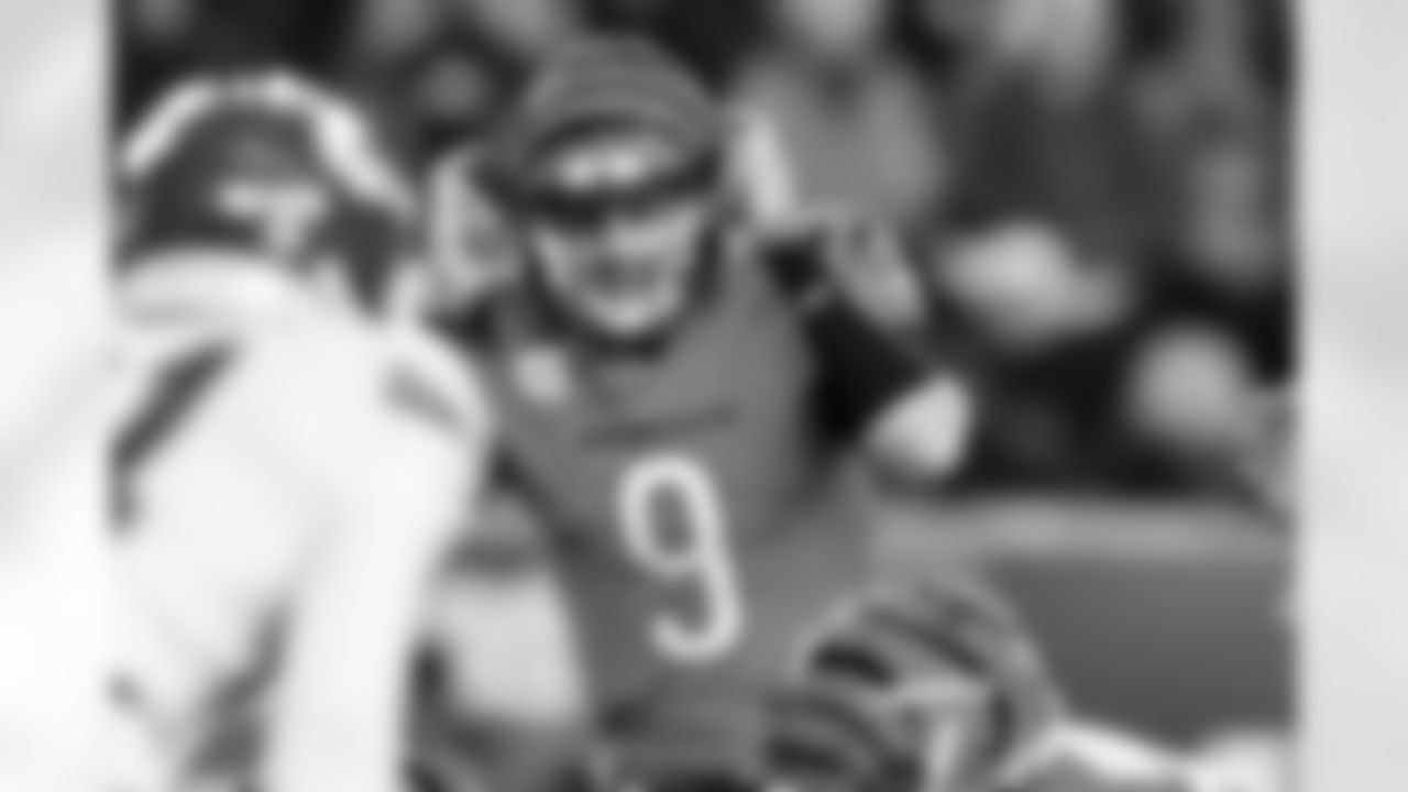 QB Joe Burrow talks to the Bengals offense during the second quarter of the Chiefs-Bengals game in Week 13 of the 2022 season at Paycor Stadium in Cincinnati, Ohio.