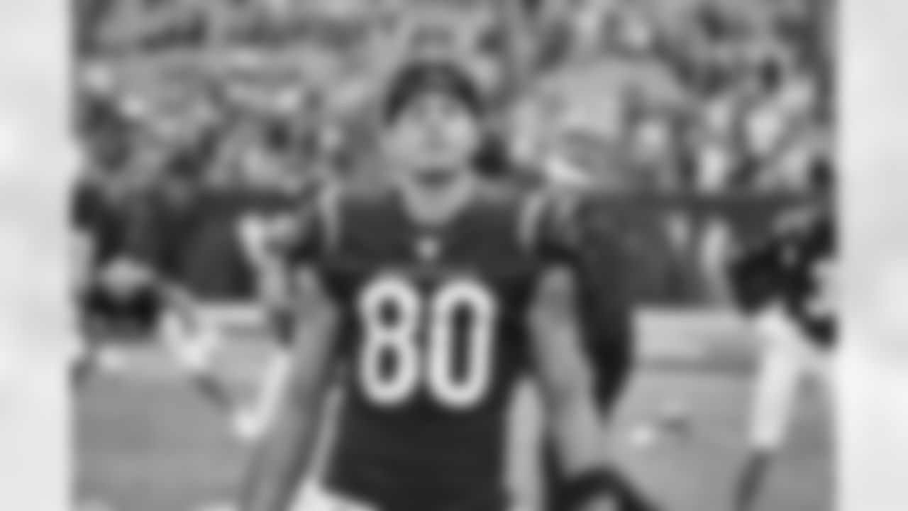 WR Andrei Iosivas warms up before kickoff of the Seahawks-Bengals game on Sunday, October 15 in Week 6 of the 2023 season.
