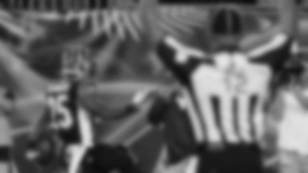 Giovani Bernard scores a receiving touchdown against the Pittsburgh Steelers on Monday Night Football at Paul Brown Stadium.