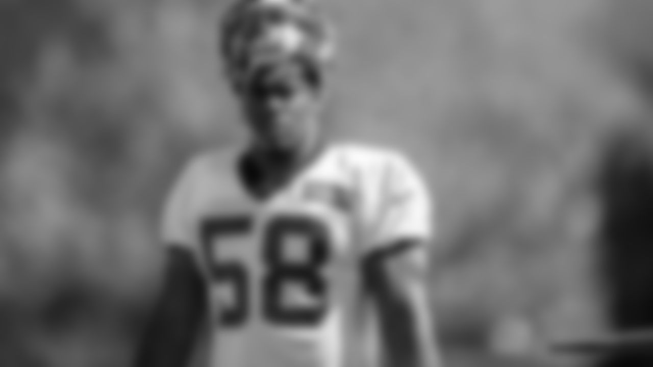 DE Carl Lawson