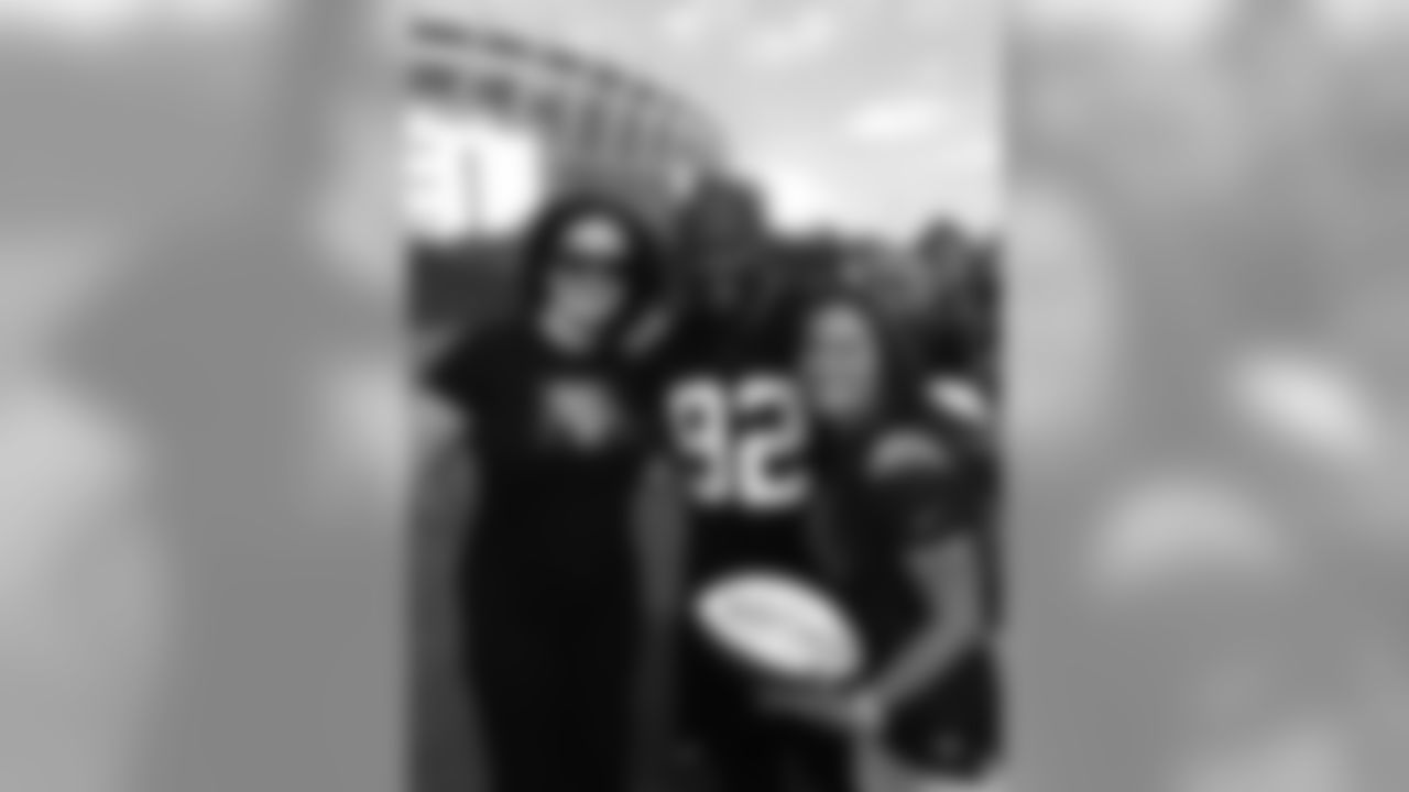We are too pretty to be Steelers fans!