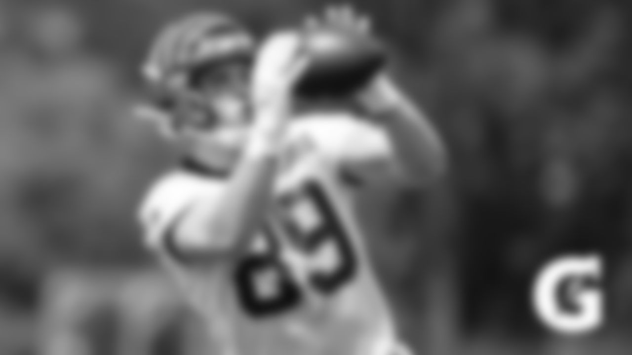 TE Drew Sample makes a catch during a drill at training camp.