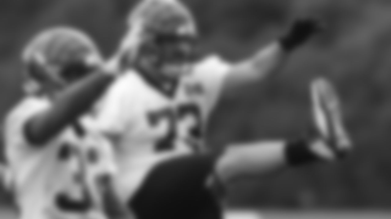 Cincinnati Bengals offensive tackle Jonah Williams stretches during an NFL football rookie minicamp Friday, May 10, 2019, in Cincinnati. (AP Photo/Gary Landers)