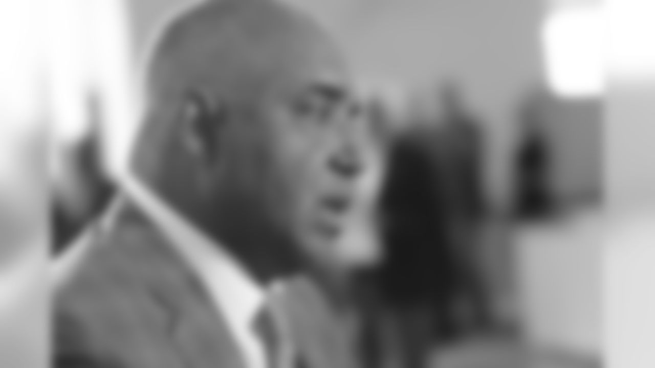 HC Marvin Lewis meets with the media