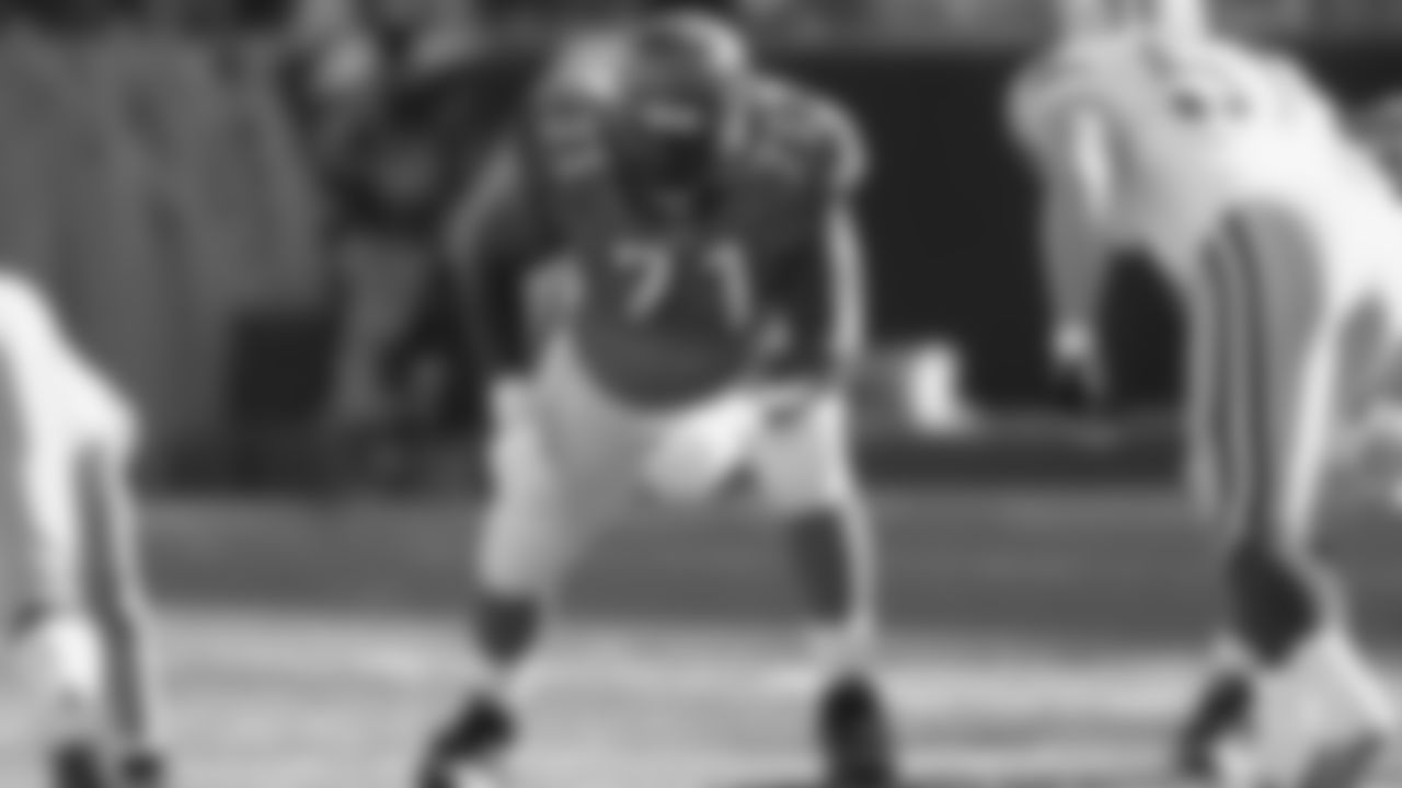 103005-Anderson-Willie_stance_2