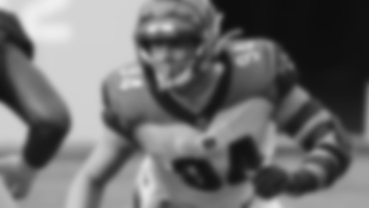 Cincinnati Bengals defensive end Sam Hubbard (94) in action during an NFL football game against the Washington Football Team, Sunday, Nov. 22, 2020 in Landover, Md.