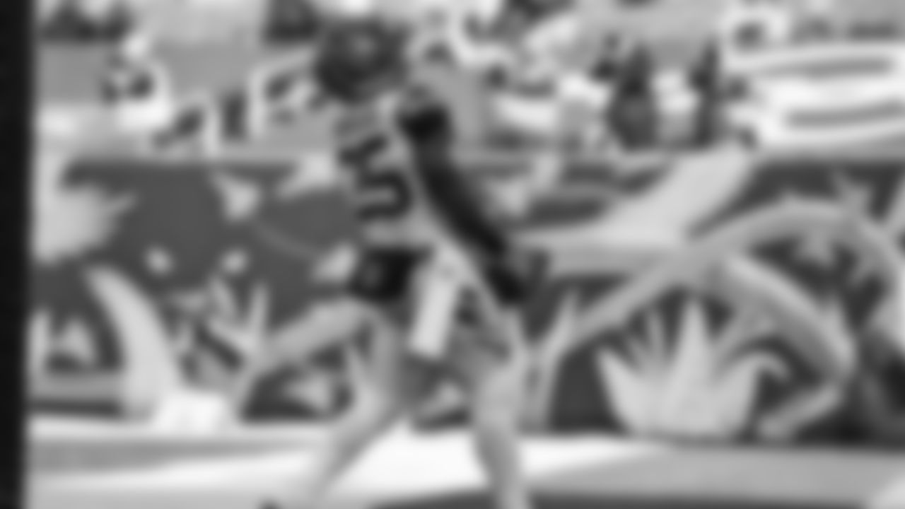 Giovani Bernard looks to the sky after scoring a rushing touchdown against the Tennessee Titans in Week 8.