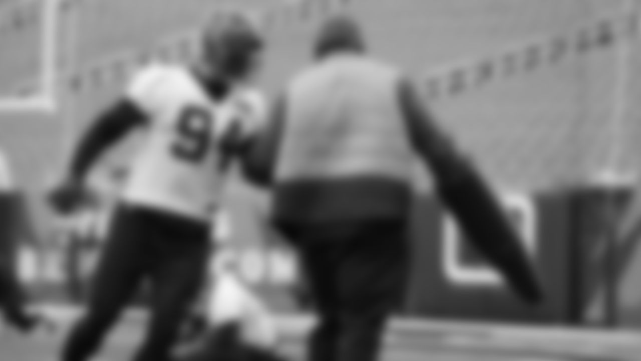 DE Sam Hubbard