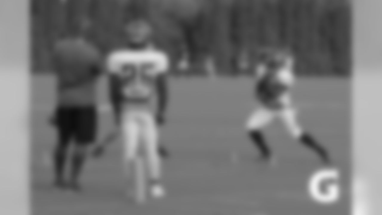 GATORADE-180803-Training_Camp-WR_Drills (2)
