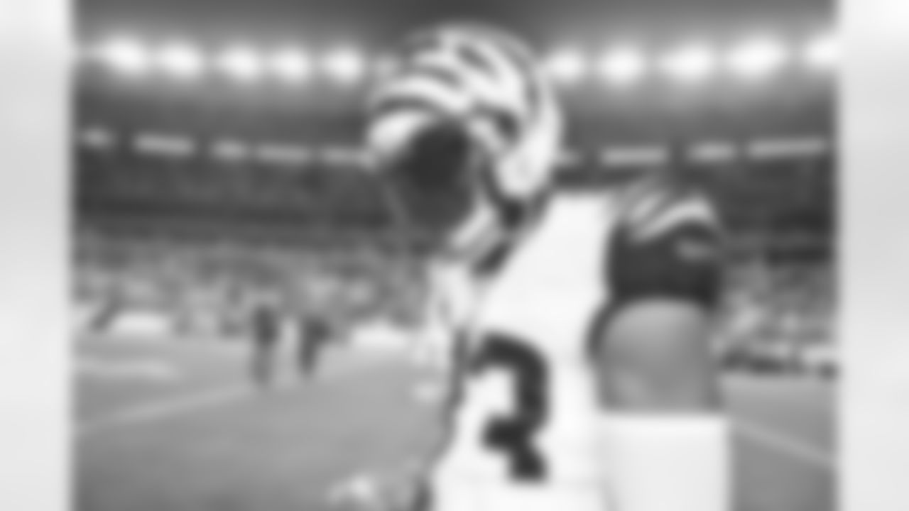 WR Tyler Boyd readies himself for the Bengals vs. Miami Dolphins Week 4 game on Thursday, September 29. 2022.