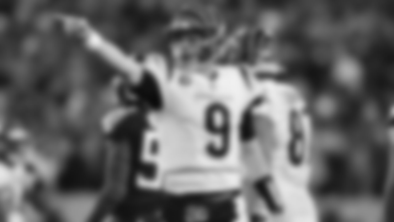220122-Burrow-Joe_first_down_point