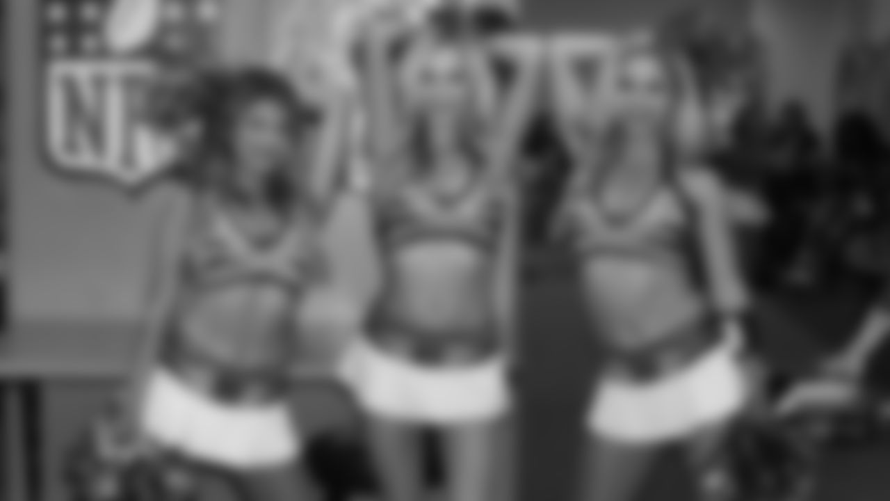 191007-Ben-Gals_Cheerleaders_Cardinals_WK5_10