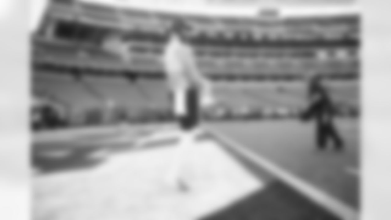 TE Hayden Hurst