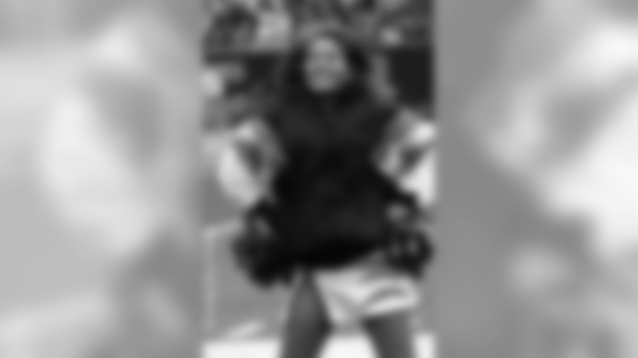 Cheerleaders 06-93