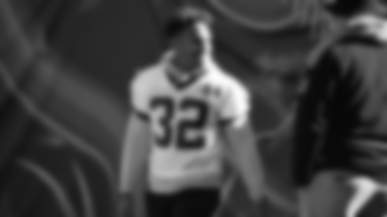 RB Trayveon Williams