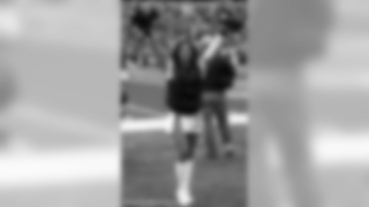Cheerleaders 06-76