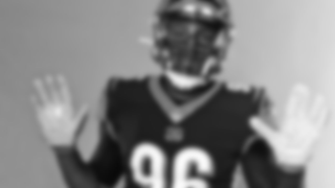 DE Carlos Dunlap