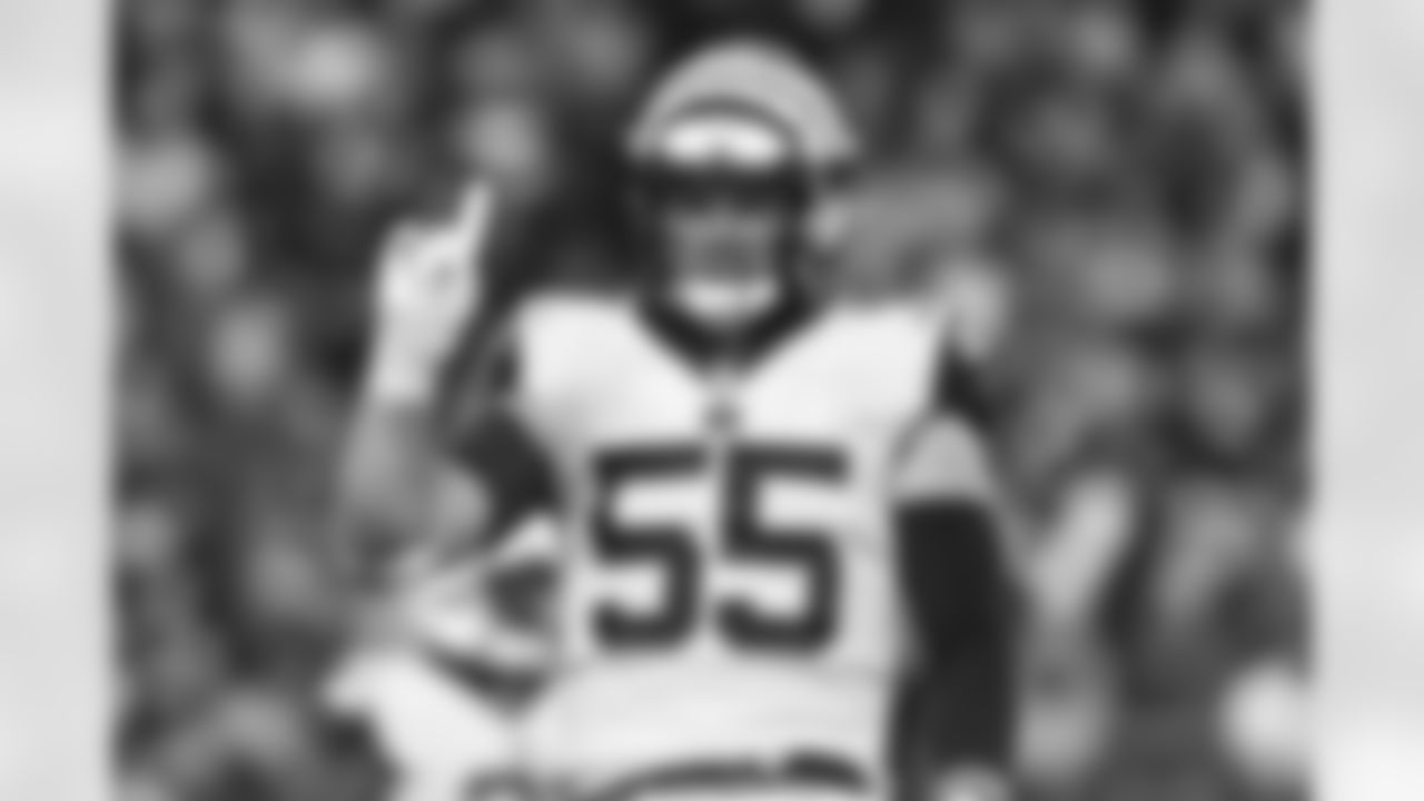 LB Logan Wilson celebrates after a play during the third quarter of the Bengals-Steelers game in Week 11 of the 2022 season.