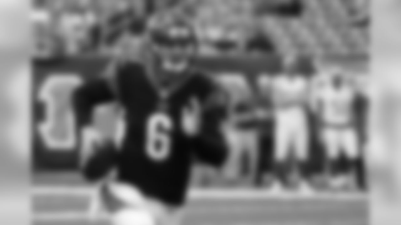 Jeff Driskel rushes for a first down in a 2018 preseason game against the Indianapolis Colts.