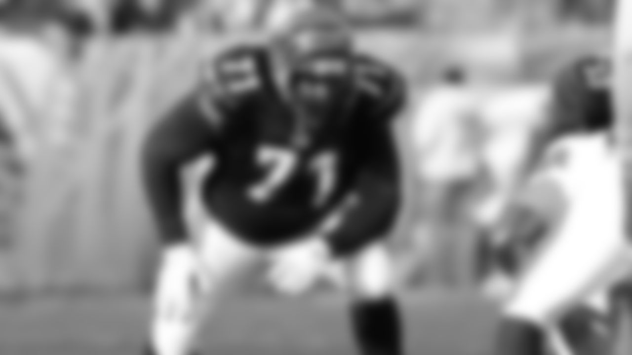 071223-Anderson-Willie_stance