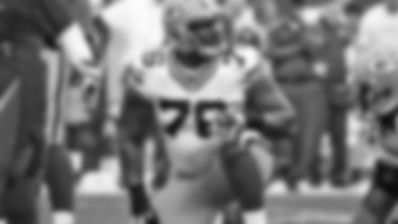 Defensive tackle Mike Daniels (76) of the Green Bay Packers sets for play against the Tampa Bay Buccaneers December 21, 2014 at Raymond James Stadium in Tampa, Florida. (AP Photo / Al Messerschmidt)