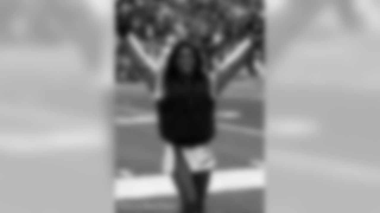 Cheerleaders 06-91