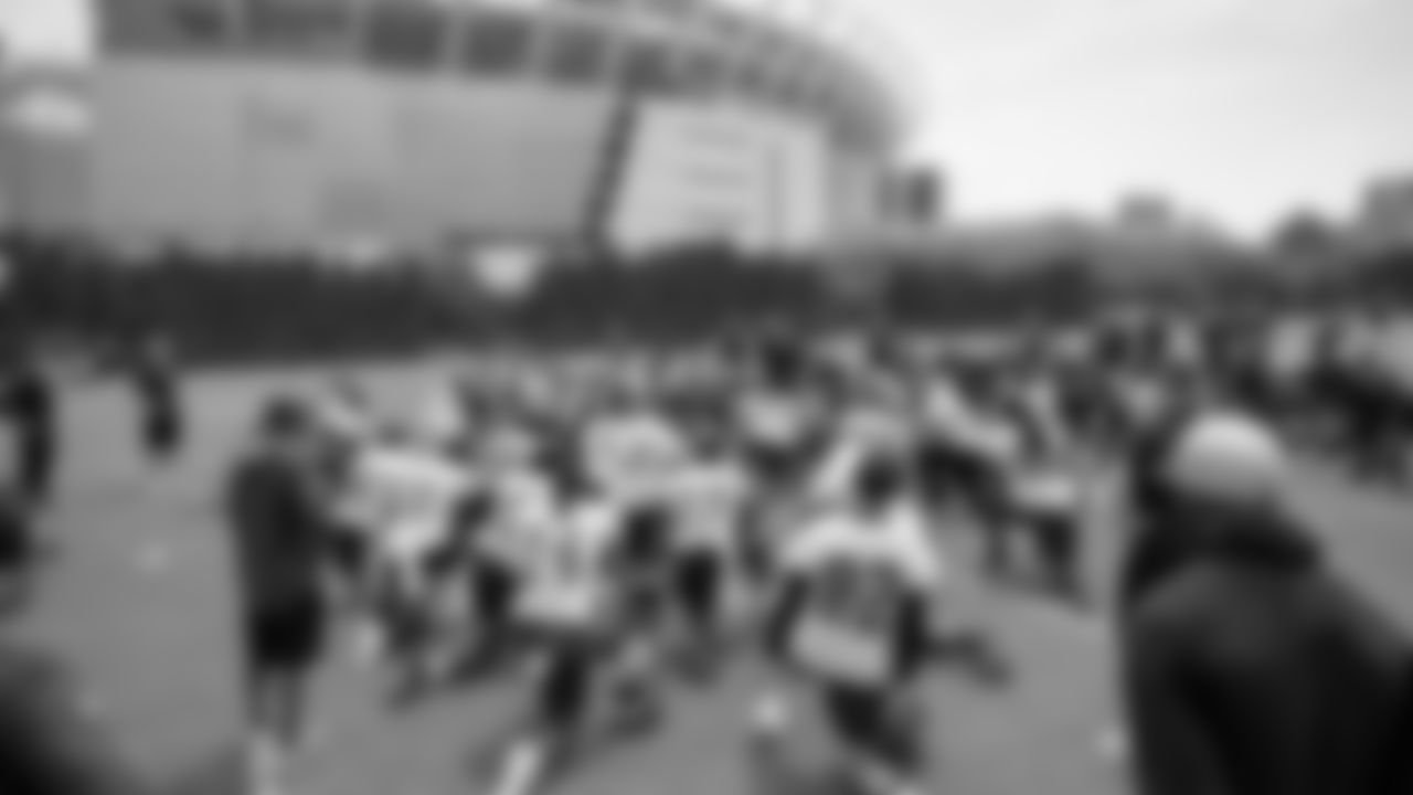 210525-team-huddle_OTA_3
