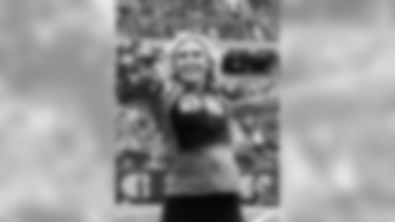 Ben-Gals Cheerleaders performing at Paul Brown Stadium