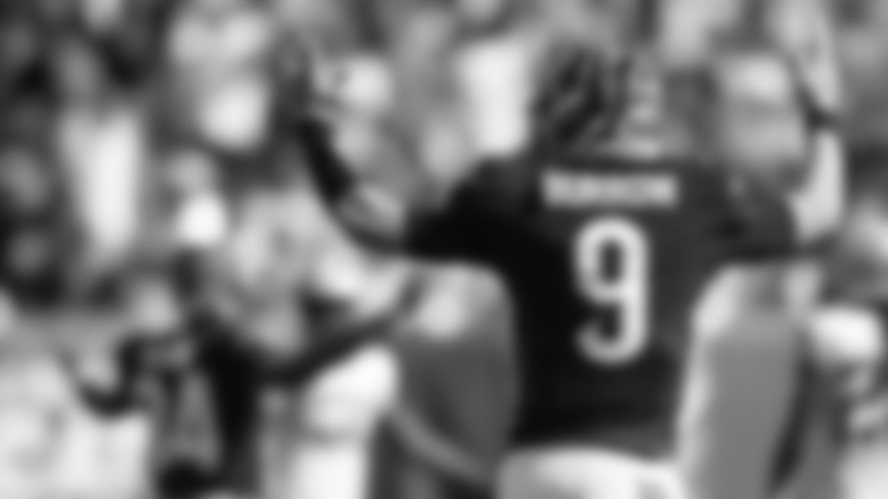 2021-Joe_Burrow-TD_Celebration[1]