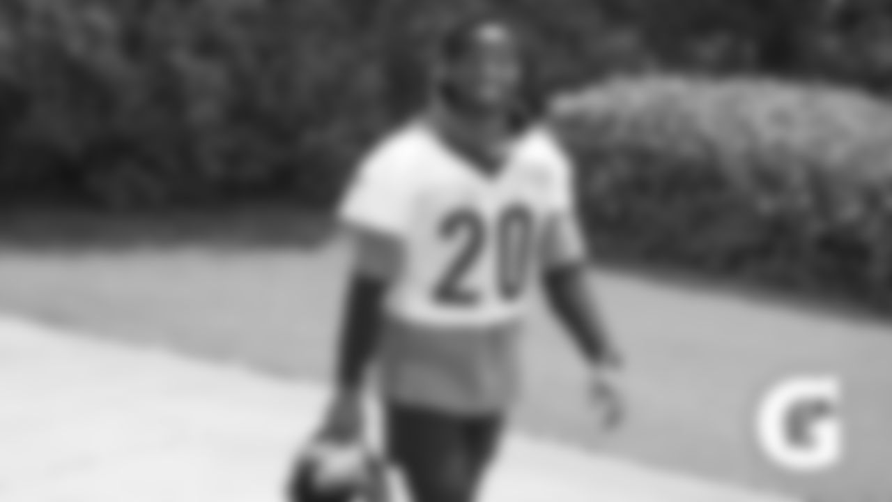 CB Eli Apple