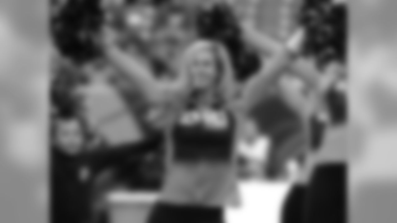 Ben-Gals Cheerleaders performing at Paul Brown Stadium