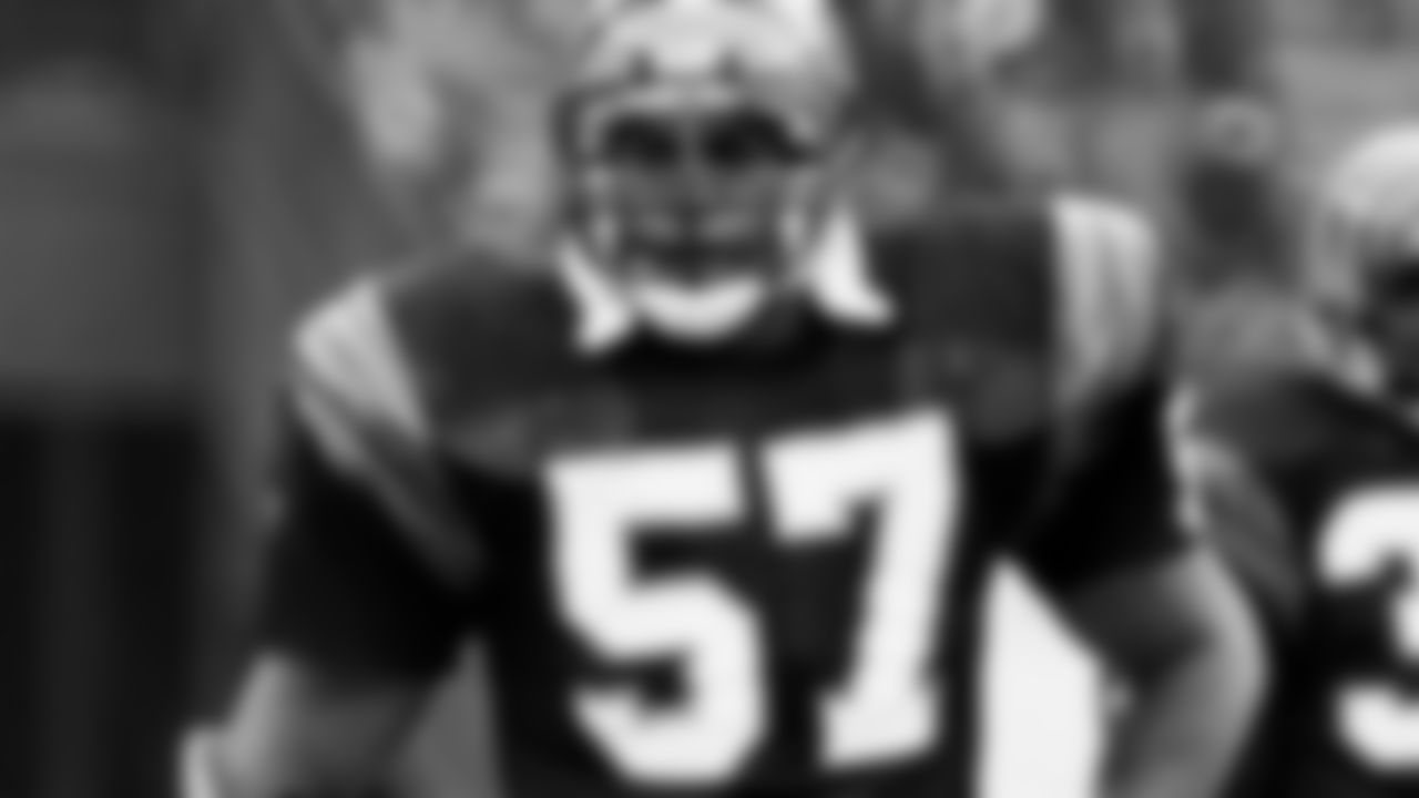 Linebacker Reggie Williams looks over to the sideline in a game against the San Diego Chargers on Dec. 4, 1988.