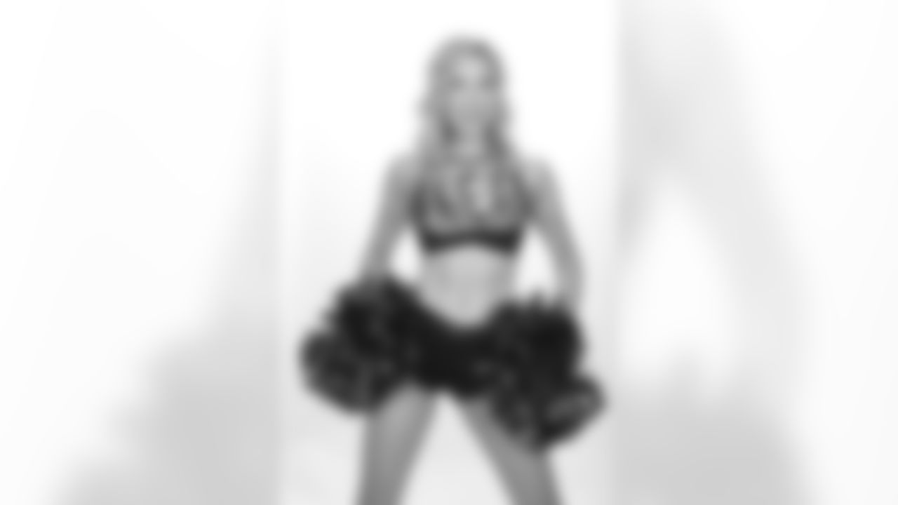 Samantha R