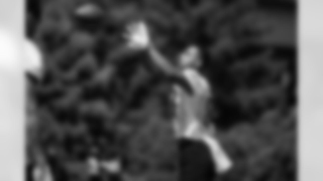 TE Irv Smith Jr. catches the ball during Phase 2 training at Kettering Practice Fields on Wednesday, May 17 2023 in Cincinnati, Ohio