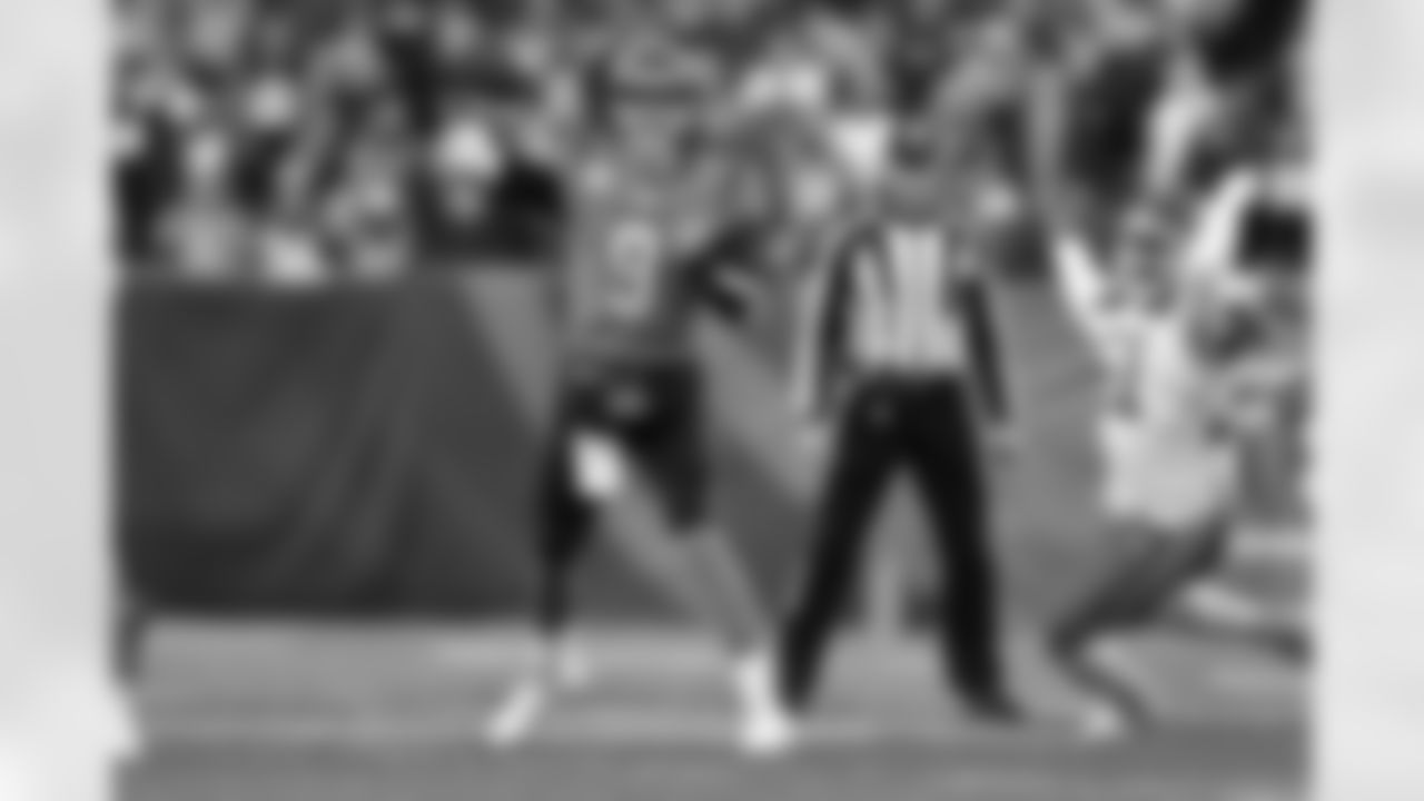 QB Joe Burrow prepares to throw the ball during the first quarter of the Chiefs-Bengals game in Week 13 of the 2022 season.