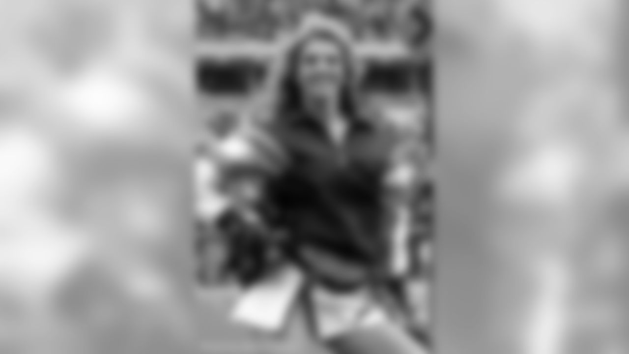 Cheerleaders 06-99