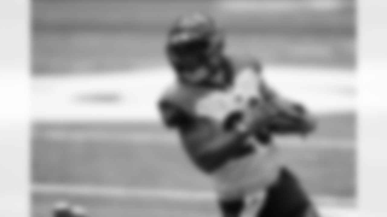 Cincinnati Bengals' Joe Mixon (28) runs during the first half of an NFL football game against the Indianapolis Colts, Sunday, Oct. 18, 2020, in Indianapolis. (AP Photo/AJ Mast)