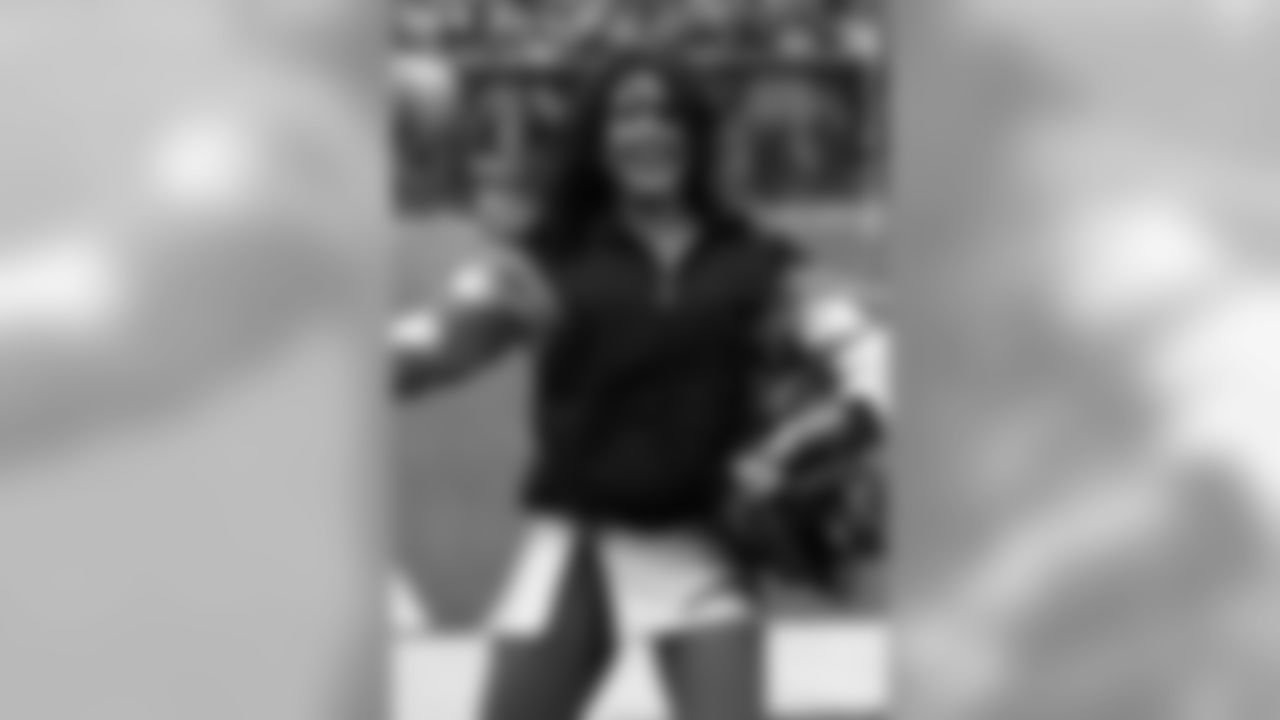Cheerleaders 06-84